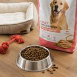 Pienso premium para perros con ingredientes naturales y alta calidad nutricional, ideal para una alimentación equilibrada, mejorar la digestión, fortalecer las articulaciones y mantener un pelaje sano y brillante.